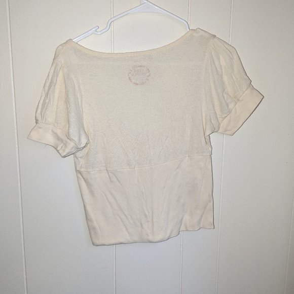 Cream colored V neck Women's M Free People cropped button up short sleeved top - Picture 3 of 7